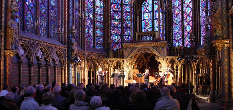 Famous stained glass windows add to Christmas music concerts at Saint Chapelle